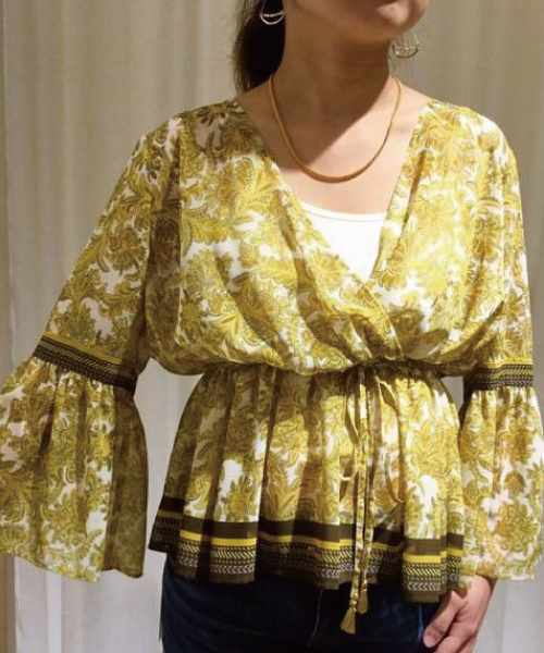 NOLLEY’S(ノーリーズ)の「オーナメント柄ブラウス(シャツ/ブラウス・レディース・ブルー系その他/イエロー系その他・38/36)」の9枚目の写真