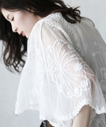 cawaii | 楽園に咲く花のレースブラウス。シアーな花柄レースのプルオーバー(シャツ/ブラウス)