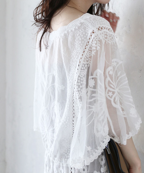 cawaii（カワイイ）の「楽園に咲くシアーな花柄のレースブラウス。（シャツ/ブラウス・レディース・ホワイト・FREE）」の11枚目の写真