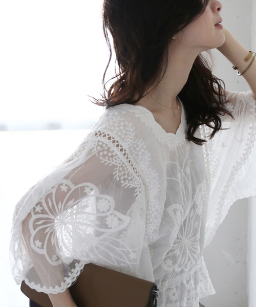 cawaii（カワイイ）の「楽園に咲くシアーな花柄のレースブラウス。（シャツ/ブラウス・レディース・ホワイト・FREE）」の12枚目の写真