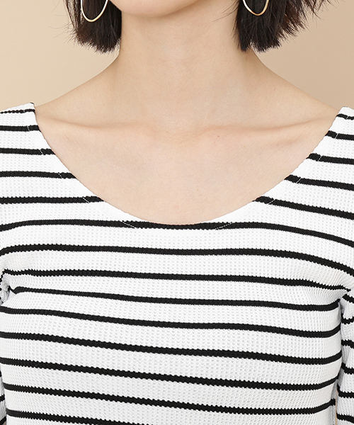 ADAM ET ROPE'(アダムエロペ)の「2WAYワッフルプルオーバー(Tシャツ/カットソー・レディース・ブラック/ホワイト系その他/キャメル・FREE)」の9枚目の写真