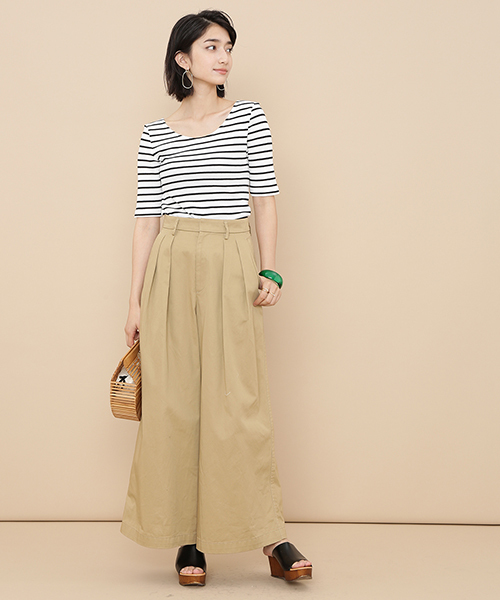 ADAM ET ROPE'(アダムエロペ)の「2WAYワッフルプルオーバー(Tシャツ/カットソー・レディース・ブラック/ホワイト系その他/キャメル・FREE)」の15枚目の写真