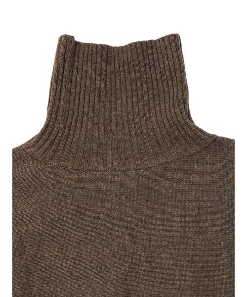 ACYM ミニタートルニットトップス ACYM（アシーム）の「Mini turtle ニット（ニット/セーター）」 - WEAR