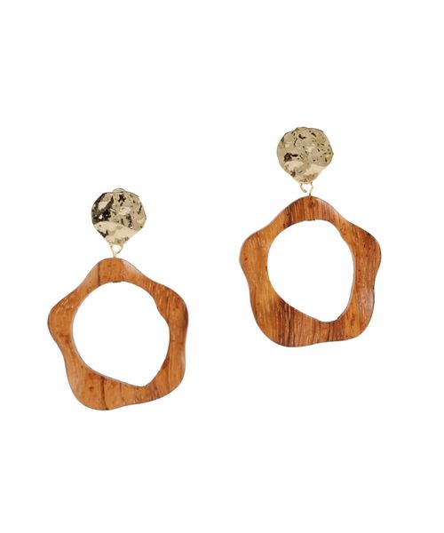 dazzlin（ダズリン）の「ウッドライクサークルイヤリング（イヤリング・レディース・ベージュ/ブラウン・FREE）」の6枚目の写真