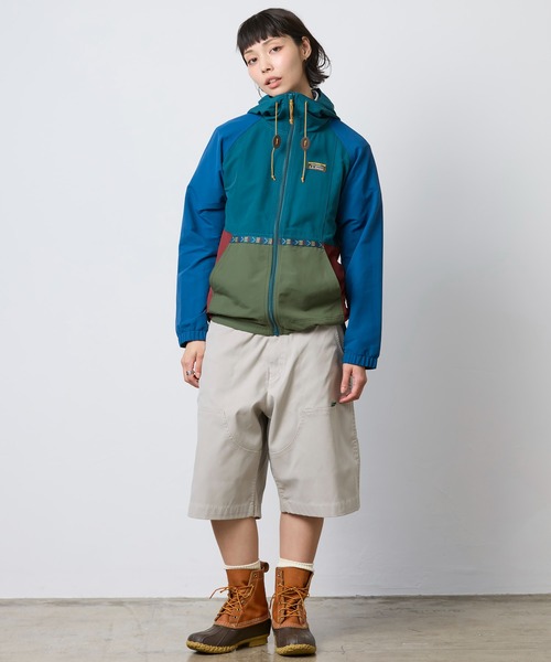 L.L.Bean(エルエルビーン)の「マウンテン・クラシック・ジャケット、マルチカラー ジャパン・フィット(マウンテンパーカー・レディース・グリーン×オレンジ/グリーン系その他/パープル系その他/レッド系その他/ホワイト×ブルー/ブルー系その他/オレンジ系その他/ホワイト系その他・LARGE/SMALL/X-SMALL/MEDIUM/X-LARGE)」の17枚目の写真