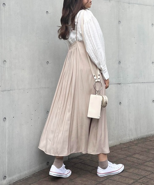 Mysa&Liina（ミーサリーナ）の「オーロラツイルワンピース（ワンピース・レディース・グレイッシュベージュ/ブラック/オレンジ/ブルー・M）」の15枚目の写真