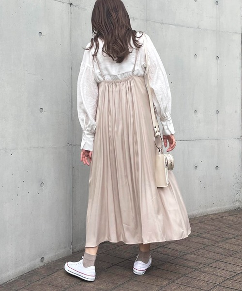 Mysa&Liina（ミーサリーナ）の「オーロラツイルワンピース（ワンピース・レディース・グレイッシュベージュ/ブラック/オレンジ/ブルー・M）」の14枚目の写真