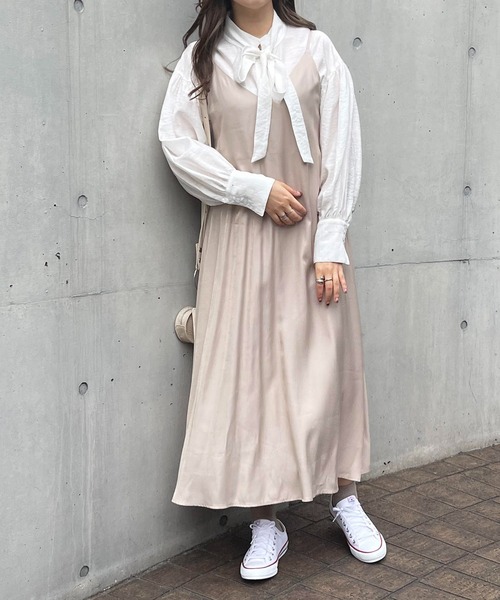 Mysa&Liina（ミーサリーナ）の「オーロラツイルワンピース（ワンピース・レディース・グレイッシュベージュ/ブラック/オレンジ/ブルー・M）」の12枚目の写真