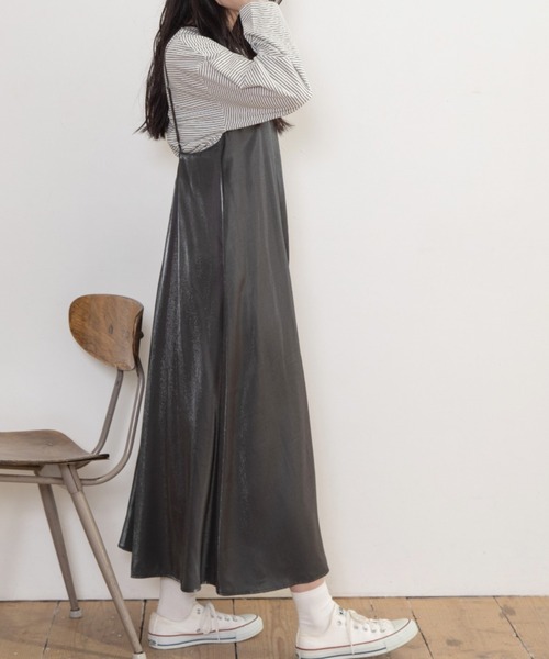 Mysa&Liina（ミーサリーナ）の「オーロラツイルワンピース（ワンピース・レディース・グレイッシュベージュ/ブラック/オレンジ/ブルー・M）」の17枚目の写真