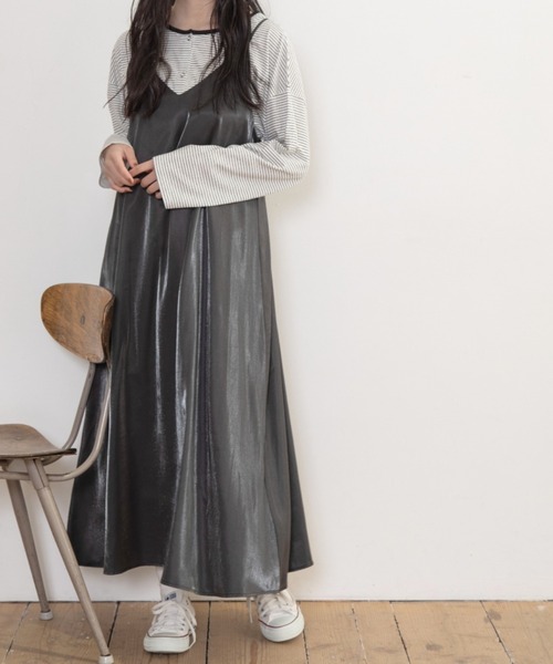 Mysa&Liina（ミーサリーナ）の「オーロラツイルワンピース（ワンピース・レディース・グレイッシュベージュ/ブラック/オレンジ/ブルー・M）」の19枚目の写真