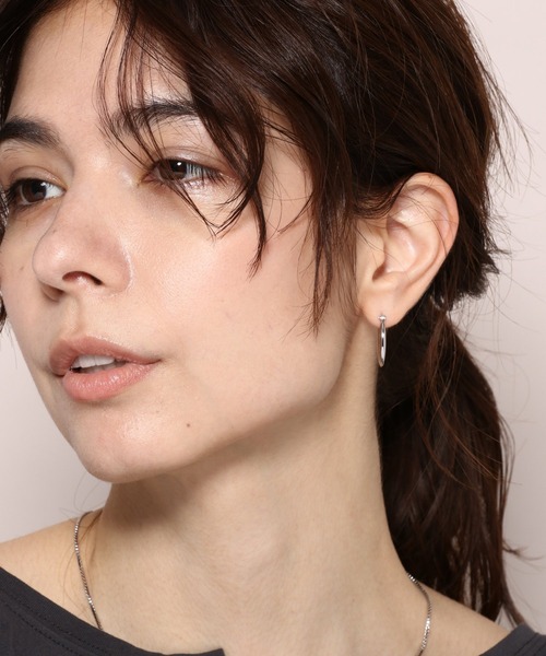 PAS TIERRA（パティエラ）の「【Lien】オーピアス（ピアス（両耳用）・レディース・シルバー/イエローゴールド・FREE）」の11枚目の写真