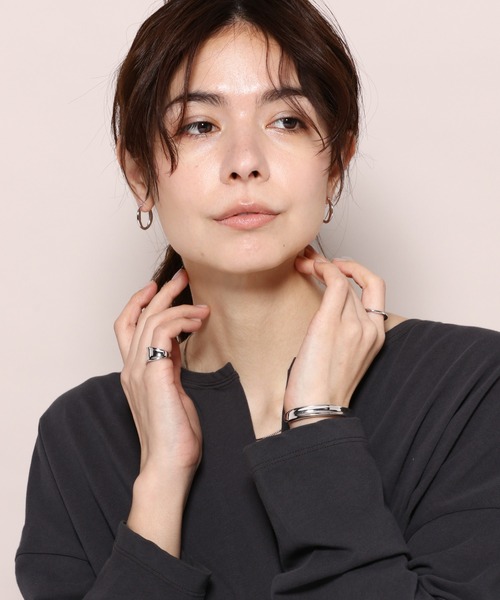 PAS TIERRA（パティエラ）の「【Lien】オーピアス（ピアス（両耳用）・レディース・シルバー/イエローゴールド・FREE）」の12枚目の写真