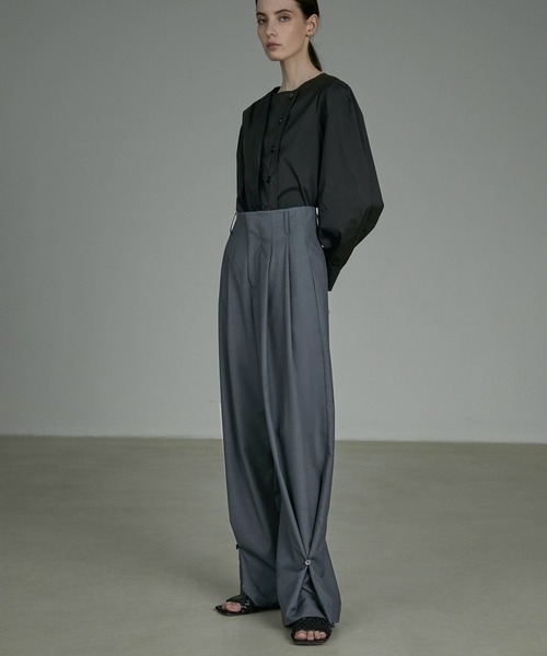 UNSPOKEN（アンスポクン）の「【UNSPOKEN】Hem tack slacks UQ20K016（スラックス・レディース・ダークグレー・M/S/L）」の5枚目の写真