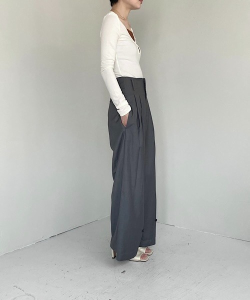 UNSPOKEN（アンスポクン）の「【UNSPOKEN】Hem tack slacks UQ20K016（スラックス・レディース・ダークグレー・M/S/L）」の12枚目の写真