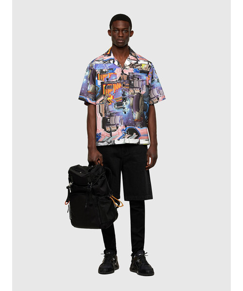 DIESEL（ディーゼル）の「メンズ シャツ 総柄 プリント 半袖 コットン（シャツ/ブラウス・メンズ・ブラック系その他・X-LARGE/XX-LARGE/MEDIUM/SMALL/LARGE/X-SMALL）」の2枚目の写真