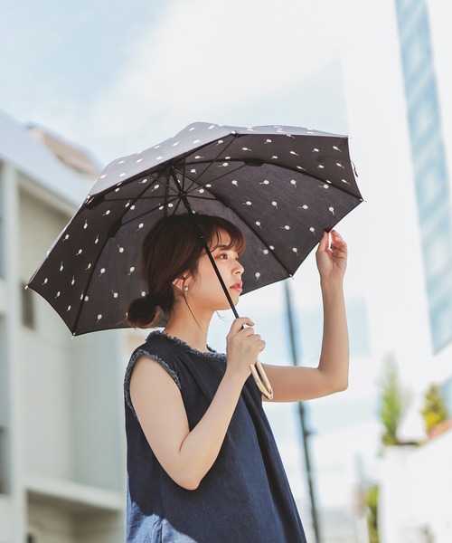 natural couture(ナチュラルクチュール)の「お花刺繍(晴雨兼用)傘(長傘・レディース・ネイビー/ブラック/ミント/ベージュ・FREE)」の2枚目の写真