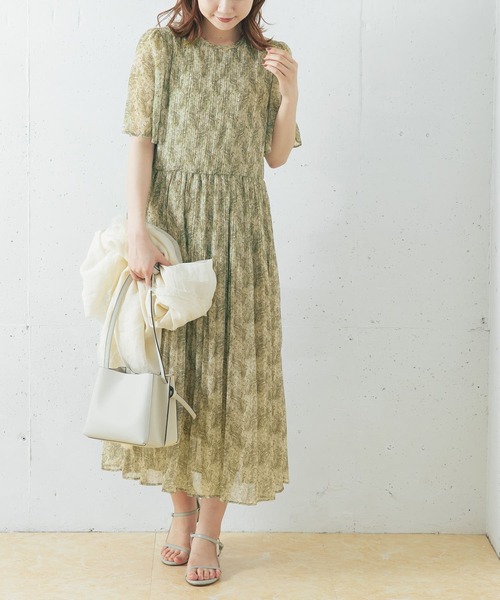 URBAN RESEARCH ROSSO（アーバンリサーチロッソ）の「『一部WEB限定カラー』ランダムプリーツフレアスリーブワンピース（ワンピース・レディース・ブラック/ミント/グリーン系その他/ブルー系その他/イエロー系その他・FREE）」の9枚目の写真