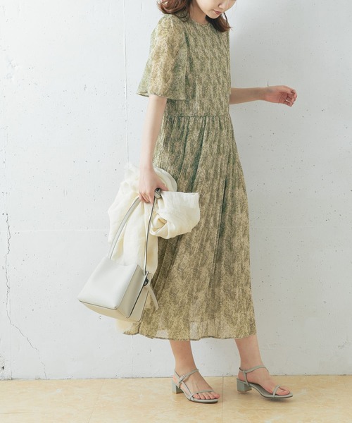 URBAN RESEARCH ROSSO（アーバンリサーチロッソ）の「『一部WEB限定カラー』ランダムプリーツフレアスリーブワンピース（ワンピース・レディース・ブラック/ミント/グリーン系その他/ブルー系その他/イエロー系その他・FREE）」の10枚目の写真