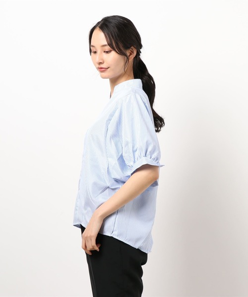 Ritzy(リッツィー)の「大人シルエット 半端袖 Vネックスタンドカラーストライプブラウス(シャツ/ブラウス・レディース・ブルー/ブラック・M/L/XL)」の5枚目の写真
