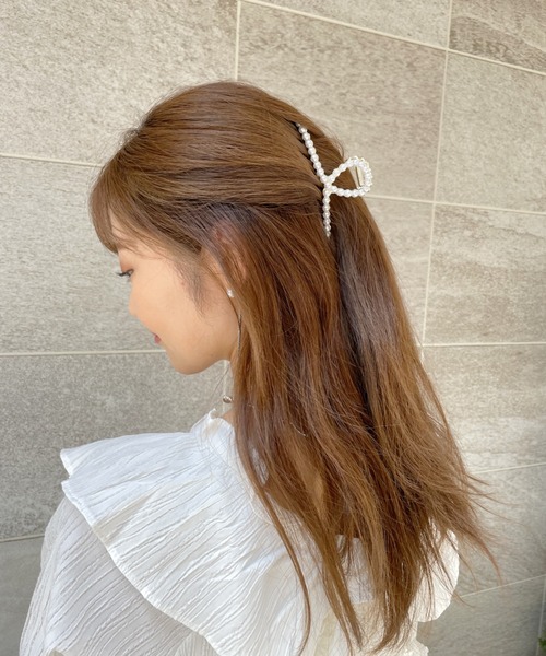 Alite cloth(アリーテクロス)の「ミニパールトレンドクリップ(バレッタ/ヘアクリップ・レディース・ホワイト/シルバー/シルバー系その他・FREE)」の5枚目の写真