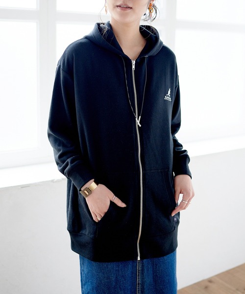 KANGOL EXTRA COMFORT(カンゴールエクストラコンフォート)の「【KANGOL EXTRA COMFORT(カンゴール エクストラ コンフォート)】《WEB限定》ロゴ刺繍 オーバーサイズ ZIPパーカー(パーカー・レディース・グレー/ブラック/オフホワイト/ブルーグレー・M/L/LL)」の2枚目の写真