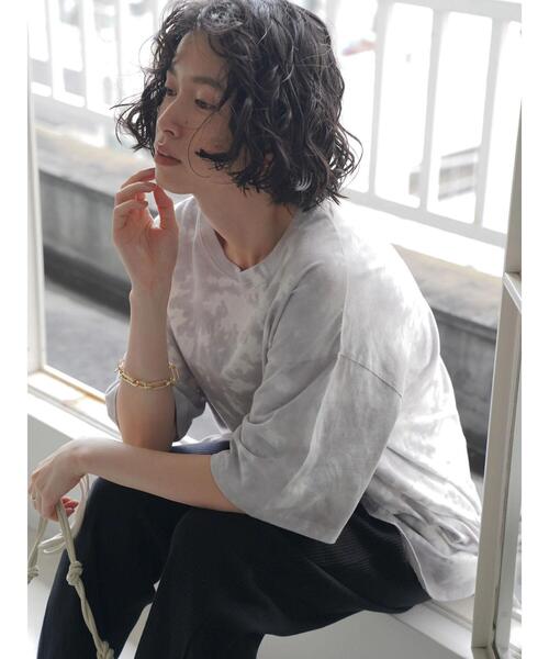 AMERICAN HOLIC（アメリカンホリック）の「タイダイ染め裾ラウンド5分袖カットチュニック（Tシャツ/カットソー・レディース・グレー・L/M）」の3枚目の写真