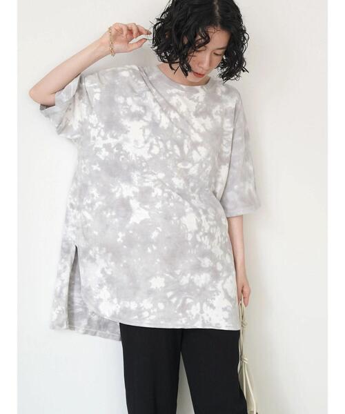 AMERICAN HOLIC（アメリカンホリック）の「タイダイ染め裾ラウンド5分袖カットチュニック（Tシャツ/カットソー・レディース・グレー・L/M）」の5枚目の写真