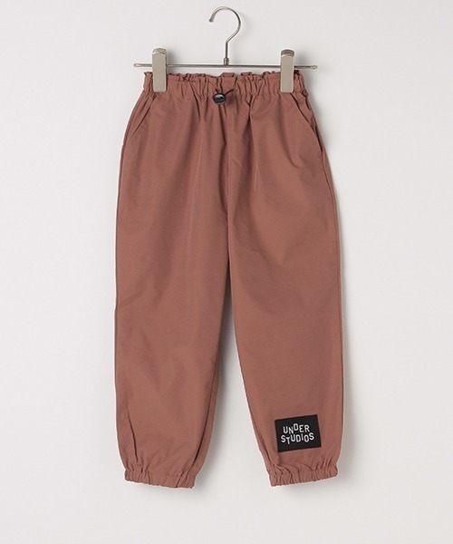 b・ROOM(ビールーム)の「裾ゴムトラックポリエステルパンツ(その他パンツ・キッズ・カーキ/ブラック/レンガ/グレー・110cm/120cm/130cm/100cm/90cm)」の1枚目の写真