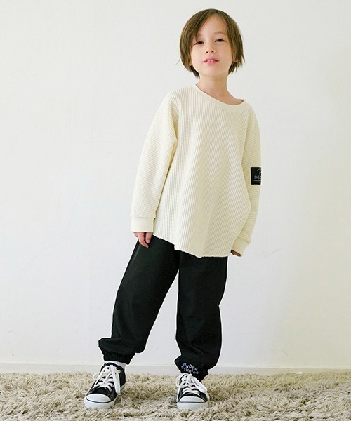 b・ROOM(ビールーム)の「裾ゴムトラックポリエステルパンツ(その他パンツ・キッズ・カーキ/ブラック/レンガ/グレー・110cm/120cm/130cm/100cm/90cm)」の2枚目の写真