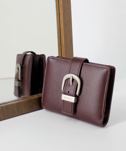 MURUA(ムルーア)の「MURUA (ムルーア) 二つ折り財布 MR-W1033 BUCKLE(財布・レディース・ブラック/ブラウン・FREE)」の2枚目の写真