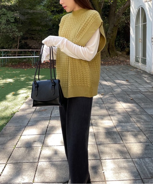 Didot.showroom（ディドット ショールーム）の「【DIDOT.】ハイネックケーブルニットベスト（ベスト・レディース・ブラウン/マスタード/アイボリー・FREE）」の4枚目の写真