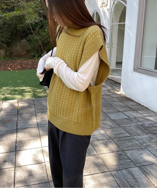 Didot.showroom（ディドット ショールーム）の「【DIDOT.】ハイネックケーブルニットベスト（ベスト・レディース・ブラウン/マスタード/アイボリー・FREE）」の6枚目の写真