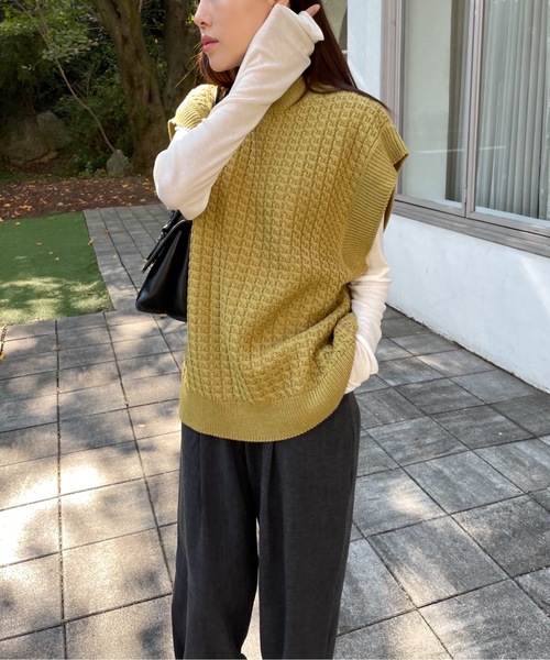 Didot.showroom（ディドット ショールーム）の「【DIDOT.】ハイネックケーブルニットベスト（ベスト・レディース・ブラウン/マスタード/アイボリー・FREE）」の8枚目の写真