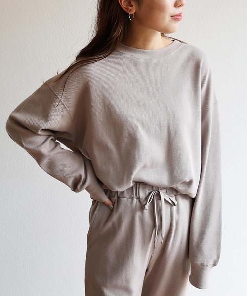 andme(アンドミー)の「コットンワッフル長袖クルーネックTシャツ(Tシャツ/カットソー・レディース・チャコールグレー/ブラック/ベージュ/ブルー/グリーン/アイボリー/グレイッシュベージュ・M)」の6枚目の写真