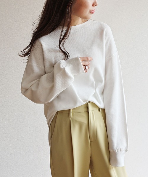 andme(アンドミー)の「コットンワッフル長袖クルーネックTシャツ(Tシャツ/カットソー・レディース・チャコールグレー/ブラック/ベージュ/ブルー/グリーン/アイボリー/グレイッシュベージュ・M)」の3枚目の写真