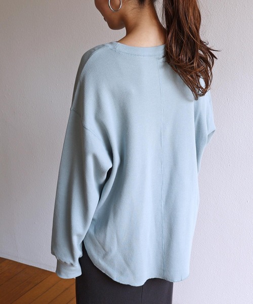 andme(アンドミー)の「コットンワッフル長袖クルーネックTシャツ(Tシャツ/カットソー・レディース・チャコールグレー/ブラック/ベージュ/ブルー/グリーン/アイボリー/グレイッシュベージュ・M)」の13枚目の写真