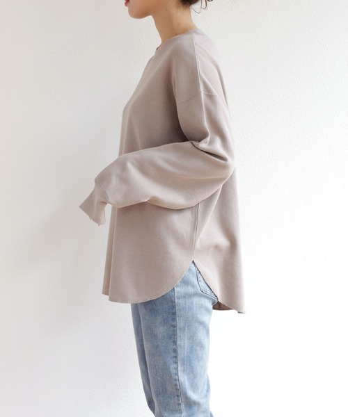 andme(アンドミー)の「コットンワッフル長袖クルーネックTシャツ(Tシャツ/カットソー・レディース・チャコールグレー/ブラック/ベージュ/ブルー/グリーン/アイボリー/グレイッシュベージュ・M)」の18枚目の写真