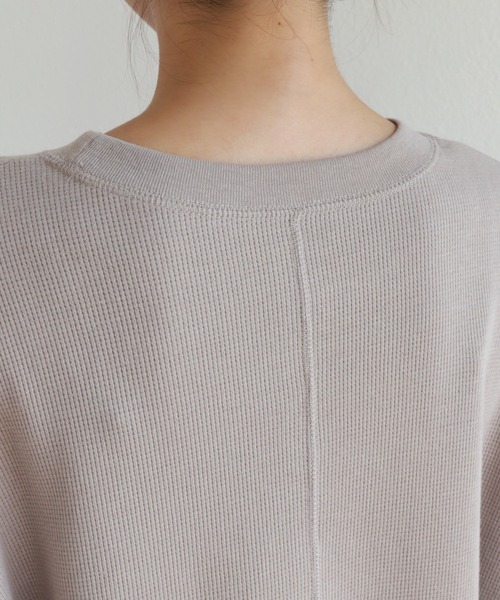 andme(アンドミー)の「コットンワッフル長袖クルーネックTシャツ(Tシャツ/カットソー・レディース・チャコールグレー/ブラック/ベージュ/ブルー/グリーン/アイボリー/グレイッシュベージュ・M)」の10枚目の写真