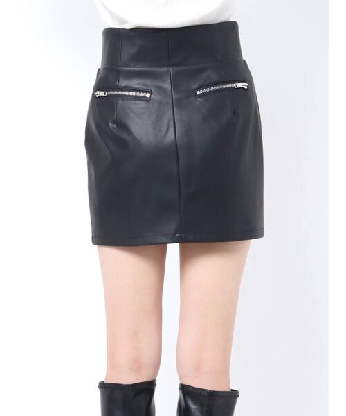 GYDA(ジェイダ)の「フェイクレザーZIPスカートライクショーパン(スカート・レディース・ブラック・SMALL/MEDIUM)」の20枚目の写真