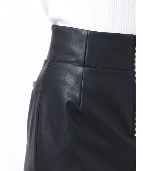 GYDA(ジェイダ)の「フェイクレザーZIPスカートライクショーパン(スカート・レディース・ブラック・SMALL/MEDIUM)」の21枚目の写真