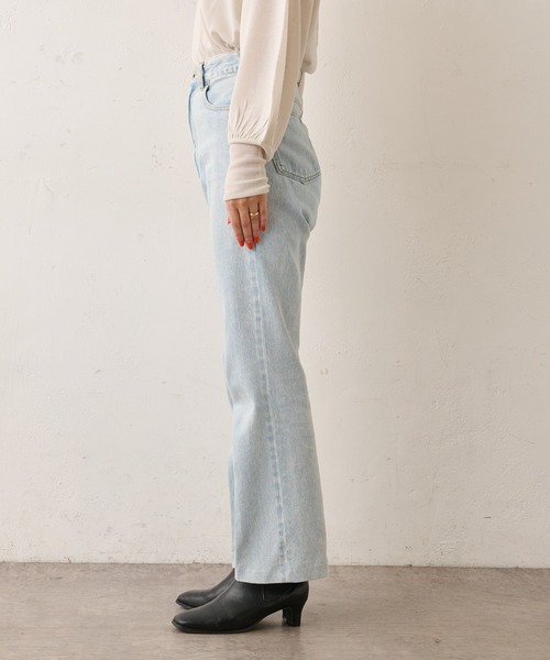 Omekashi（オメカシ）の「センタープレスデニム（デニムパンツ・レディース・ライトブルー・38/36）」の5枚目の写真