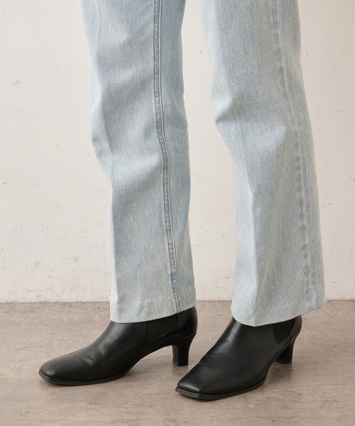 Omekashi（オメカシ）の「センタープレスデニム（デニムパンツ・レディース・ライトブルー・38/36）」の12枚目の写真