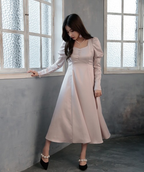 ANDGEEBEE(アンジービー)の「パフスリーブサテンワンピ(ワンピース・レディース・アッシュブラウン/ピンクベージュ・MEDIUM)」の6枚目の写真