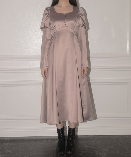 ANDGEEBEE(アンジービー)の「パフスリーブサテンワンピ(ワンピース・レディース・アッシュブラウン/ピンクベージュ・MEDIUM)」の22枚目の写真