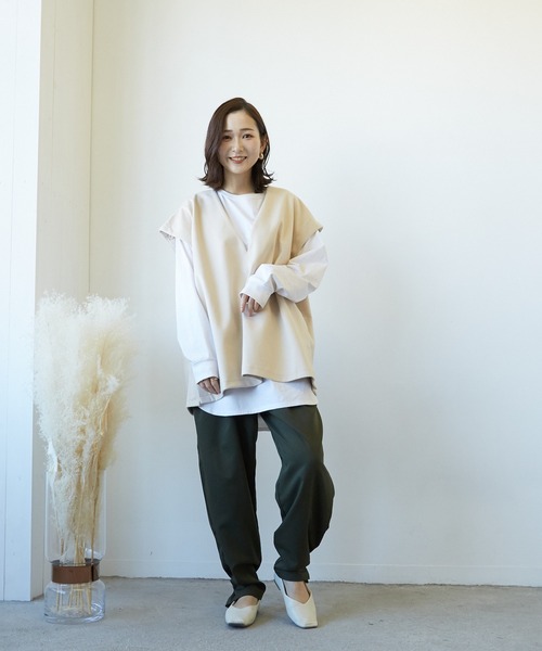 VIBGYOR(ヴィブジョー)の「カットツイル起毛深V-2wayトップス(AS)(その他トップス・レディース・チャコールグレー/ベージュ/ベージュ系その他・FREE)」の13枚目の写真