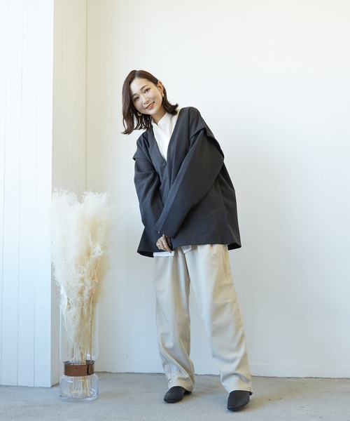 VIBGYOR(ヴィブジョー)の「カットツイル起毛深V-2wayトップス(AS)(その他トップス・レディース・チャコールグレー/ベージュ/ベージュ系その他・FREE)」の7枚目の写真