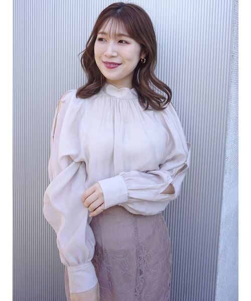 MERCURYDUO(マーキュリーデュオ)の「2WAYスリットスリーブブラウス(シャツ/ブラウス・レディース・オフホワイト/イエロー/ベージュ・FREE)」の15枚目の写真