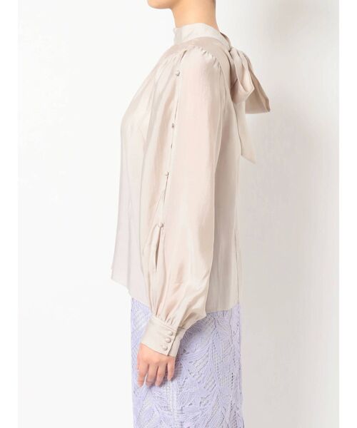 MERCURYDUO(マーキュリーデュオ)の「2WAYスリットスリーブブラウス(シャツ/ブラウス・レディース・オフホワイト/イエロー/ベージュ・FREE)」の7枚目の写真