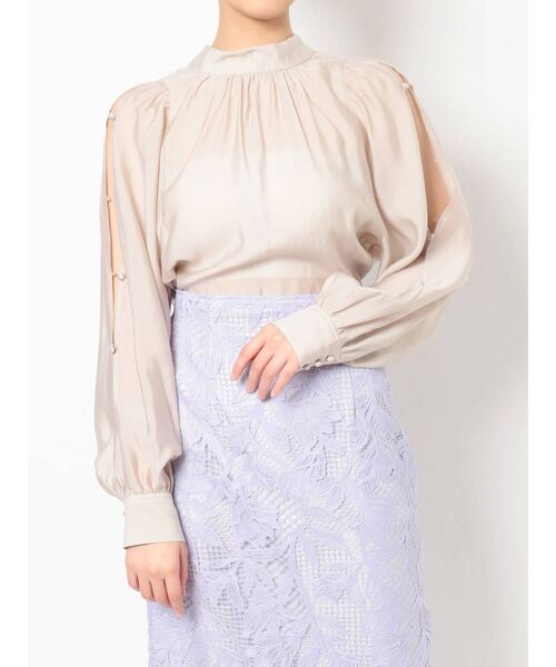 MERCURYDUO(マーキュリーデュオ)の「2WAYスリットスリーブブラウス(シャツ/ブラウス・レディース・オフホワイト/イエロー/ベージュ・FREE)」の14枚目の写真