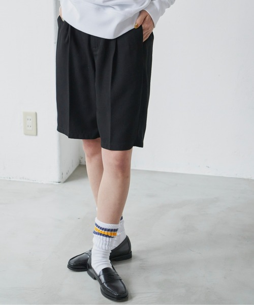 Auntie Rosa Holiday(アンティローザホリデー)の「タックショートパンツ(その他パンツ・レディース・ブラック/ネイビー・SMALL/MEDIUM)」の3枚目の写真